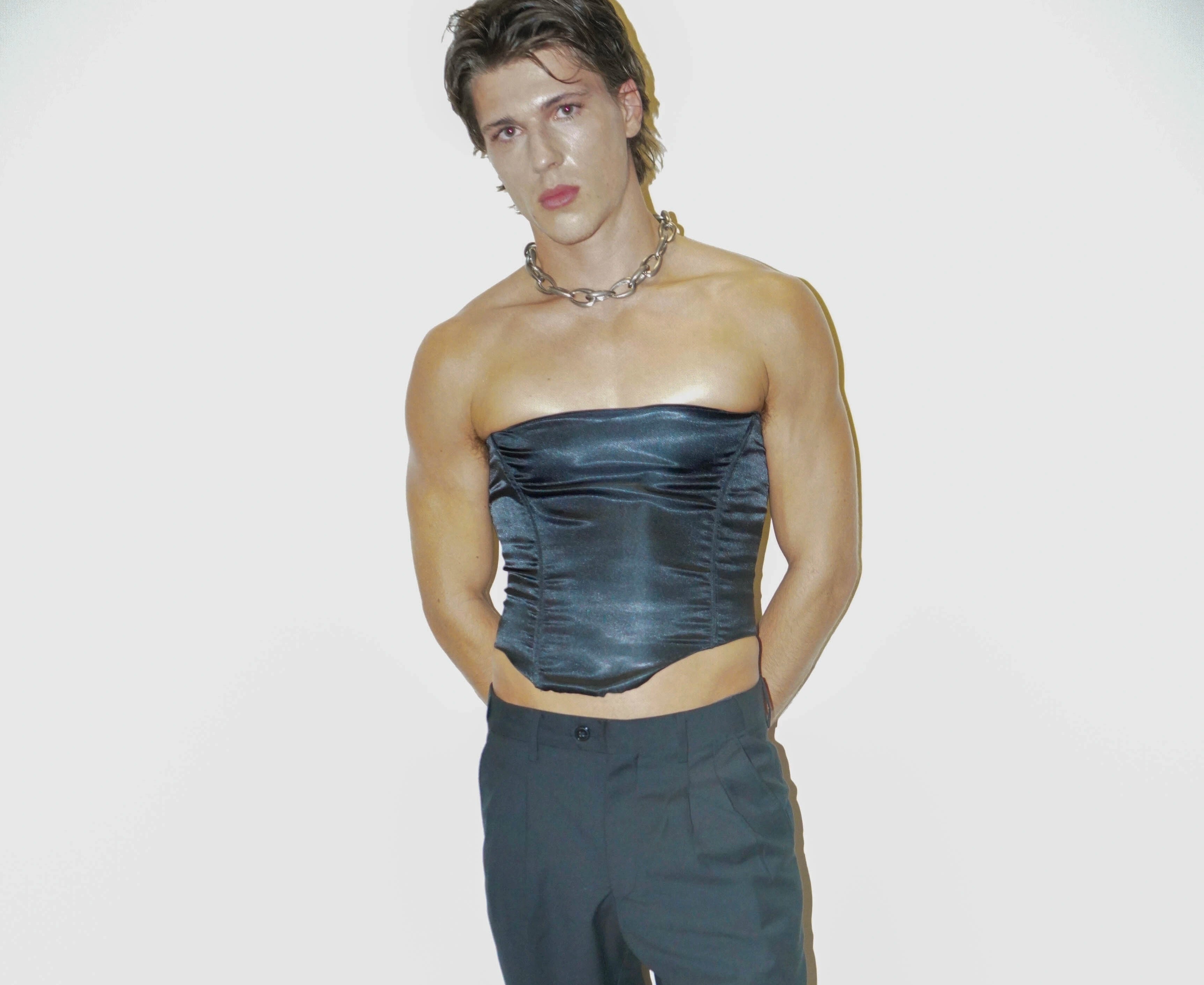 Studio front portrait — Obsidiano look